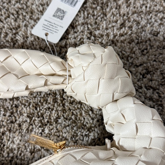 Urban Expressions Ivory Woven Hobo Shoulder Bag Purse NWT - Picture 2 of 6